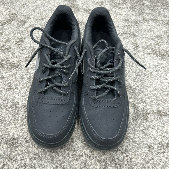 Nike sneakers - Picture 2 of 4